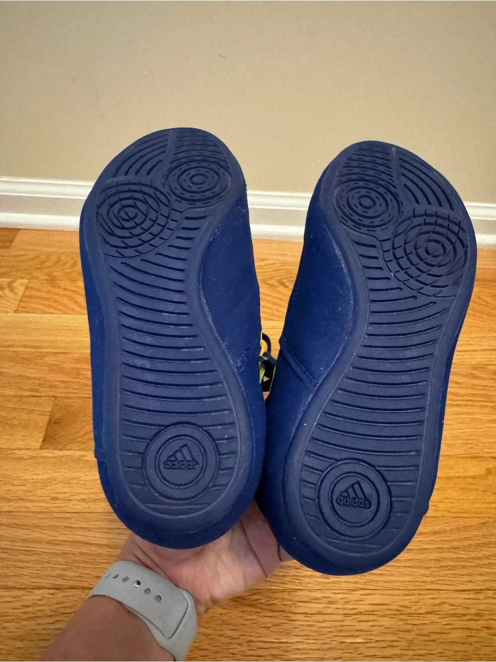 Adidas Kids HVC 2 wrestling shoes - size 2